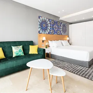 Mid Town Hotel